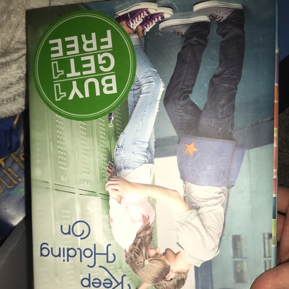 Books - Picture 3 of 6